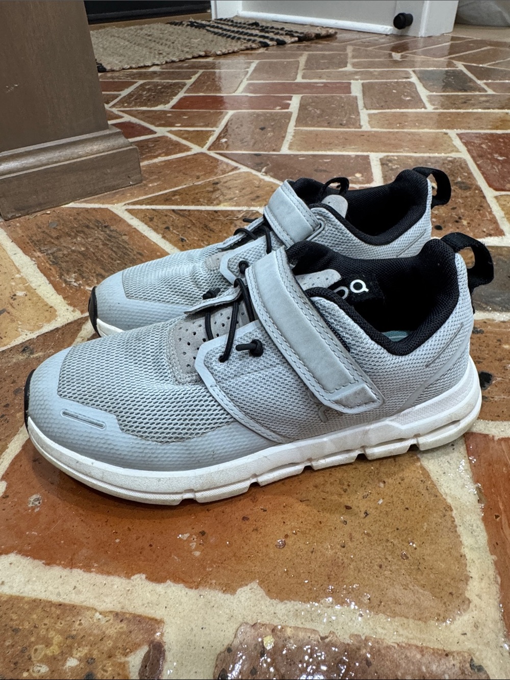 On Running Kids Light Gray Hook-and-Loop Sneakers